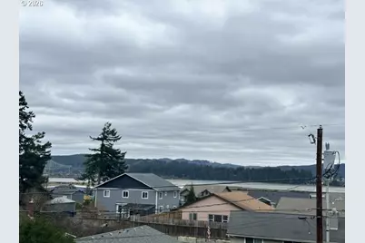 1646 Oak St, North Bend, OR 97459 - Photo 32