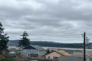 1646 Oak St, North Bend, OR 97459 - Photo 32