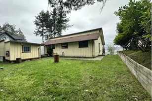 1646 Oak St, North Bend, OR 97459 - Photo 30