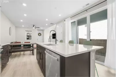 8069 SE Orion Ln, Hillsboro, OR 97123 - Photo 8