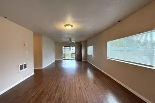 1015 Willow St, Kelso, WA 98626 - Photo 10