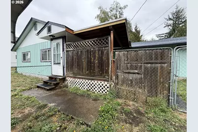 1015 Willow St, Kelso, WA 98626 - Photo 2