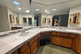 2462 Senate Way, Medford, OR 97504 - Photo 20