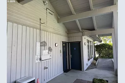 2462 Senate Way, Medford, OR 97504 - Photo 36