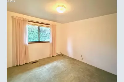 2462 Senate Way, Medford, OR 97504 - Photo 26