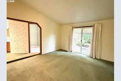 2462 Senate Way, Medford, OR 97504 - Photo 18