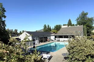 2462 Senate Way, Medford, OR 97504 - Photo 4