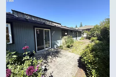 2462 Senate Way, Medford, OR 97504 - Photo 16