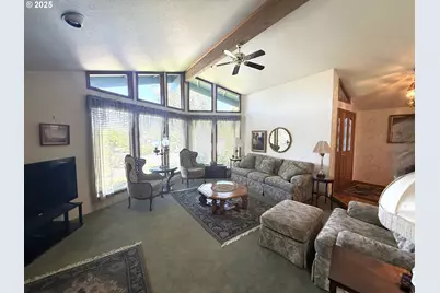 2462 Senate Way, Medford, OR 97504 - Photo 10