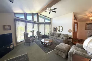 2462 Senate Way, Medford, OR 97504 - Photo 10