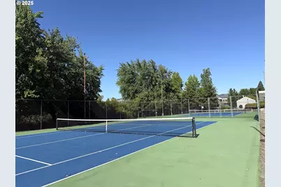 2462 Senate Way, Medford, OR 97504 - Photo 10