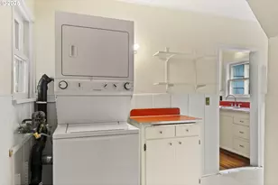 1875 W 15th Ave, Eugene, OR 97402 - Photo 14