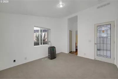 5276 Olympic Cir, Eugene, OR 97402 - Photo 26