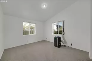 5276 Olympic Cir, Eugene, OR 97402 - Photo 22