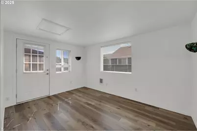 5276 Olympic Cir, Eugene, OR 97402 - Photo 20