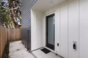 4719 NE 107th Ave, Portland, OR 97220 - Photo 4