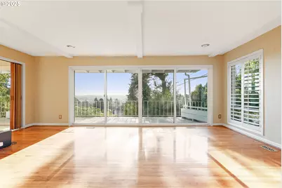 842 NW Kingwood Dr, Salem, OR 97304 - Photo 8