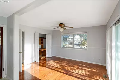 842 NW Kingwood Dr, Salem, OR 97304 - Photo 14