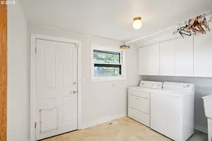 842 NW Kingwood Dr, Salem, OR 97304 - Photo 28