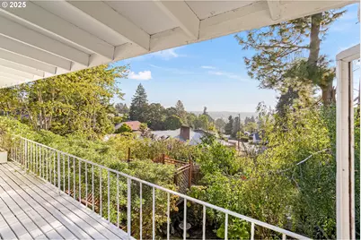 842 NW Kingwood Dr, Salem, OR 97304 - Photo 30