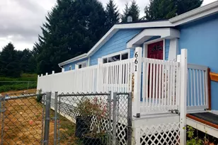 661 D St, Elkton, OR 97436 - Photo 2