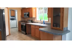 661 D St, Elkton, OR 97436 - Photo 8