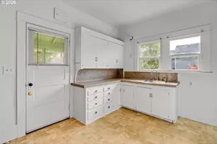 5542 NE Flanders St, Portland, OR 97213 - Photo 6