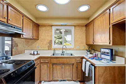 1500 Carobelle Ct, Cottage Grove, OR 97424 - Photo 10