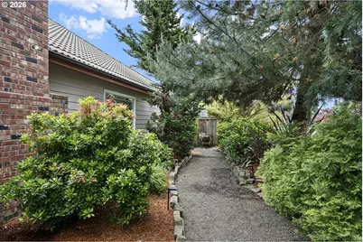2101 Kingfisher Way, Eugene, OR 97401 - Photo 40