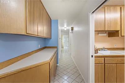 2101 Kingfisher Way, Eugene, OR 97401 - Photo 20