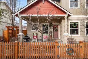 21281 Bellflower Pl, Bend, OR 97702 - Photo 2