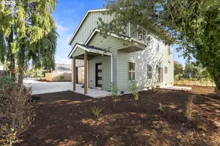 570 Holmes Ln, Oregon City, OR 97045 - Photo 2