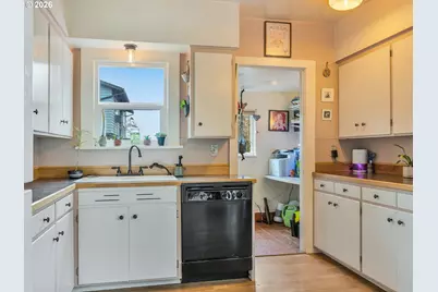 35210 Orchard Ln, Astoria, OR 97103 - Photo 12