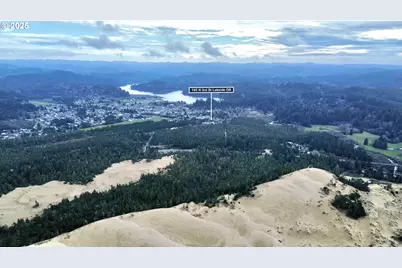 185 N 3rd St, Lakeside, OR 97449 - Photo 2