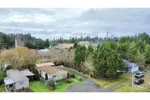 185 N 3rd St, Lakeside, OR 97449 - Photo 36