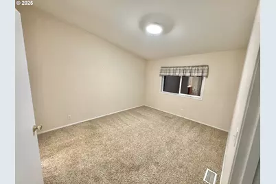 185 N 3rd St, Lakeside, OR 97449 - Photo 12