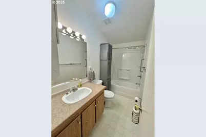 185 N 3rd St, Lakeside, OR 97449 - Photo 18