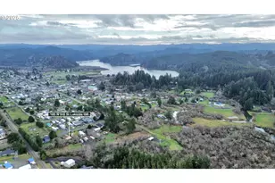 185 N 3rd St, Lakeside, OR 97449 - Photo 26