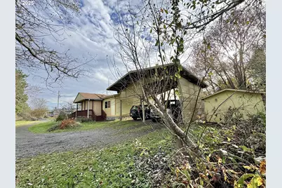 185 N 3rd St, Lakeside, OR 97449 - Photo 32