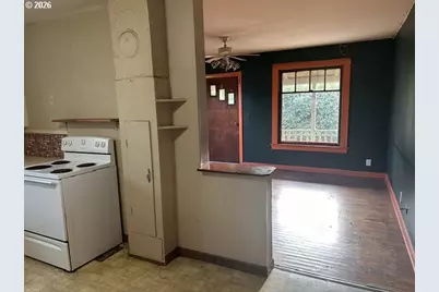1957 Myrtle St, North Bend, OR 97459 - Photo 10