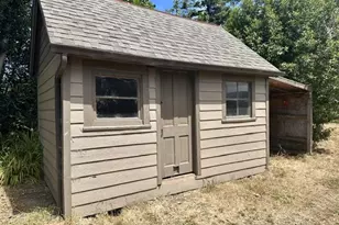 1957 Myrtle St, North Bend, OR 97459 - Photo 2