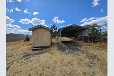 68883 Loop Dr, Hines, OR 97738 - Photo 44