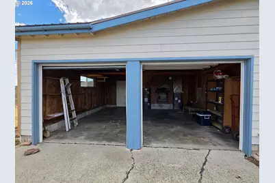 68883 Loop Dr, Hines, OR 97738 - Photo 34