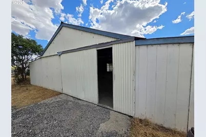 68883 Loop Dr, Hines, OR 97738 - Photo 42