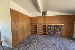 68883 Loop Dr, Hines, OR 97738 - Photo 12