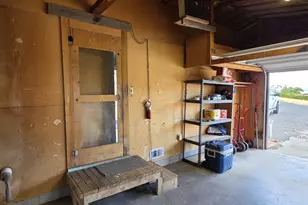 68883 Loop Dr, Hines, OR 97738 - Photo 38