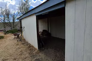 68883 Loop Dr, Hines, OR 97738 - Photo 48