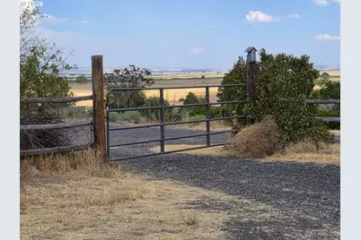 68883 Loop Dr, Hines, OR 97738 - Photo 46
