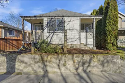 6023 N Amherst St, Portland, OR 97203 - Photo 2