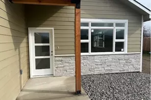 332 Lolly Ln, Dallesport, WA 98617 - Photo 2